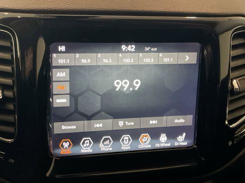 Used 2018 Jeep Compass Limited image 16