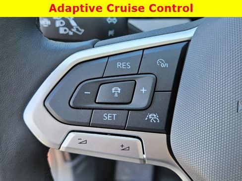 Used 2025 Volkswagen Jetta SE w/ Sunroof Package FWD image 31
