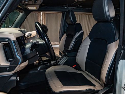 Used 2021 Ford Bronco Wildtrak image 24