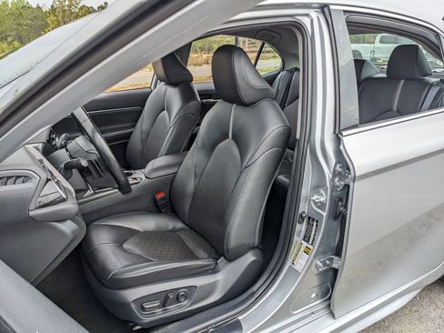 Used 2023 Toyota Camry XSE image 32