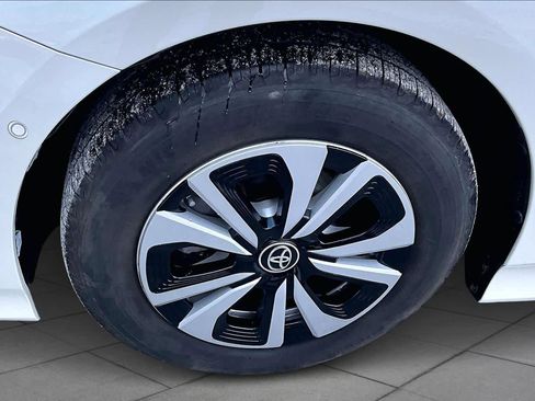 Certified 2017 Toyota Prius Prime Advanced image 11