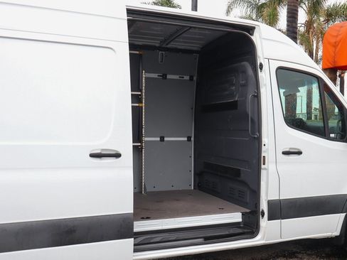 Used 2021 Mercedes-Benz Sprinter 2500 image 12