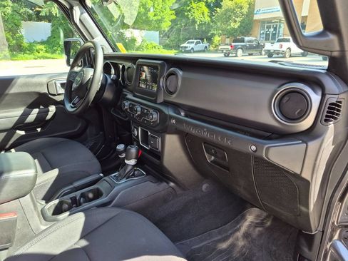 Used 2022 Jeep Wrangler Unlimited Sport AWD/4WD image 23