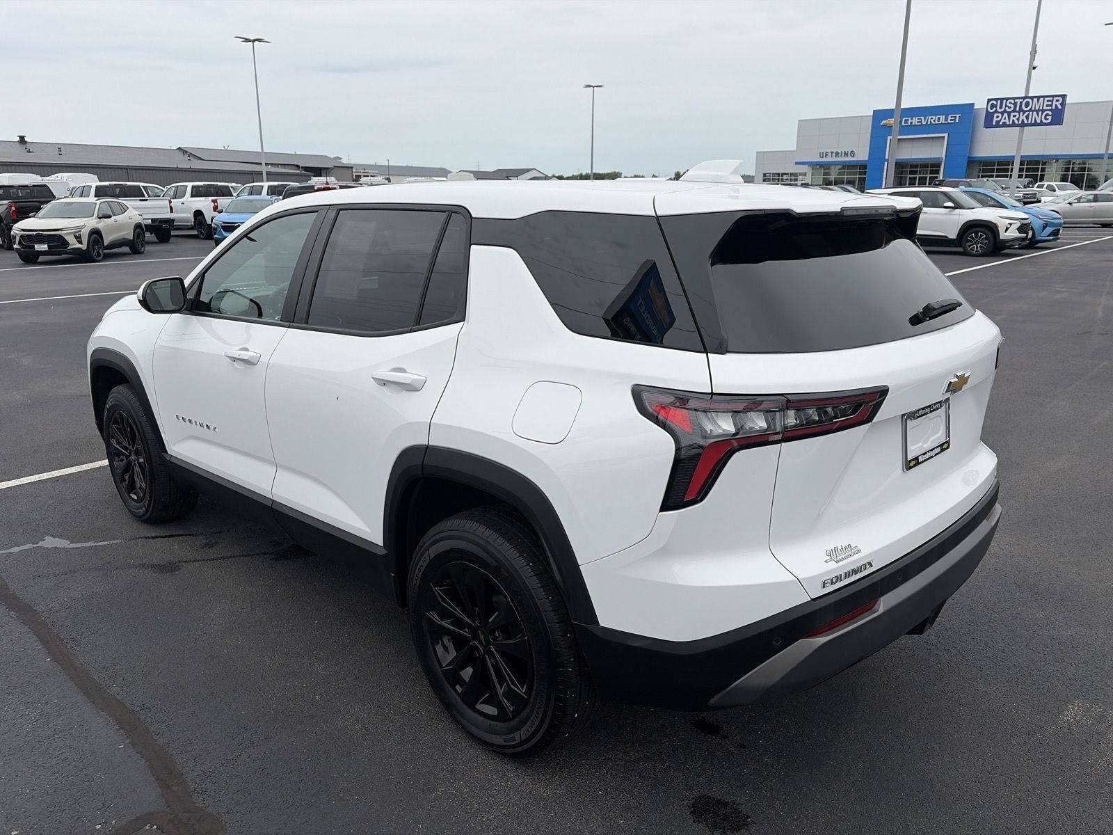 Used 2025 Chevrolet Equinox LT FWD image 6