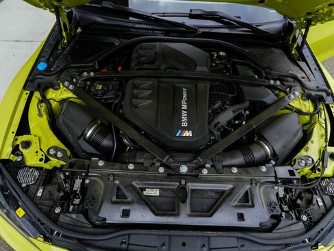 Used 2022 BMW M4 Competition w/ M Carbon Exterior Package RWD image 37