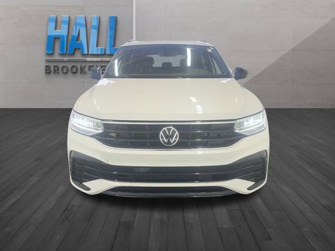 Certified 2022 Volkswagen Tiguan SE R-Line image 9