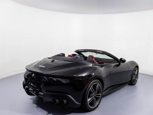 Certified 2024 Ferrari Roma Spider image 2