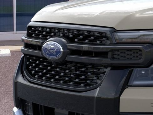 New 2025 Ford Ranger Lariat w/ FX4 Off-Road Package AWD/4WD image 18