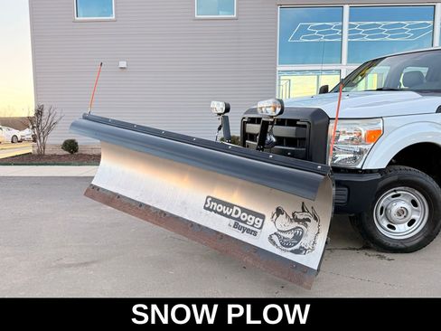 Used 2015 Ford F250 XL w/ Power Equipment Group image 3