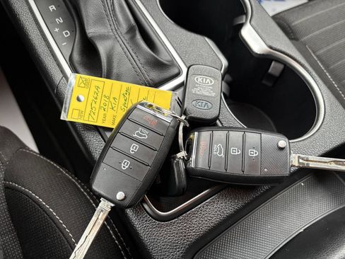 Used 2018 Kia Sportage LX w/ LX Technology Package image 10