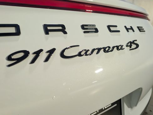 Used 2018 Porsche 911 Carrera 4S image 17