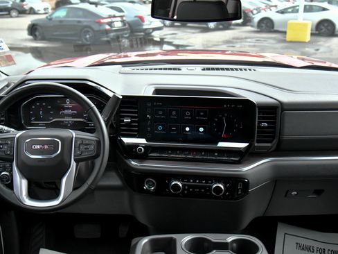 Used 2024 GMC Sierra 1500 SLT image 40