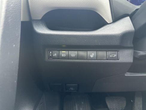 Used 2023 Toyota RAV4 XLE w/ Convenience Package image 18