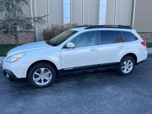 Used 2014 Subaru Outback 2.5i Limited image 24