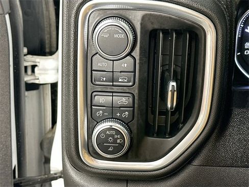 Used 2020 GMC Sierra 1500 Elevation w/ Elevation Value Package image 24