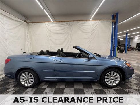 Used 2011 Chrysler 200 Touring image 19