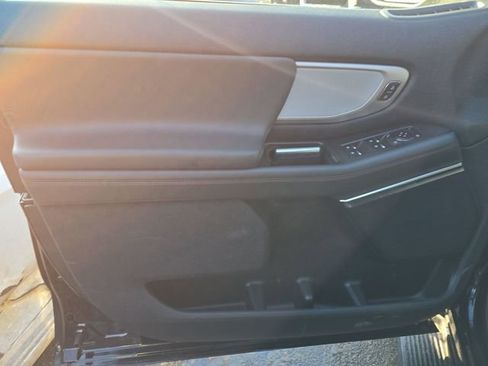 Used 2025 Ford Expedition Active image 18