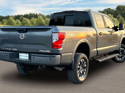 Used 2016 Nissan Titan SL image 12