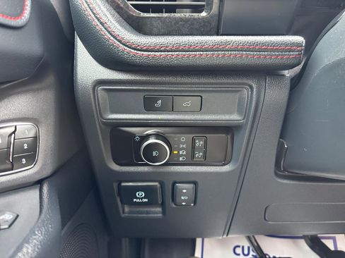 Used 2023 Ford Expedition Max Limited image 16