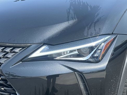 Used 2021 Lexus UX 200 w/ Premium Package FWD image 11