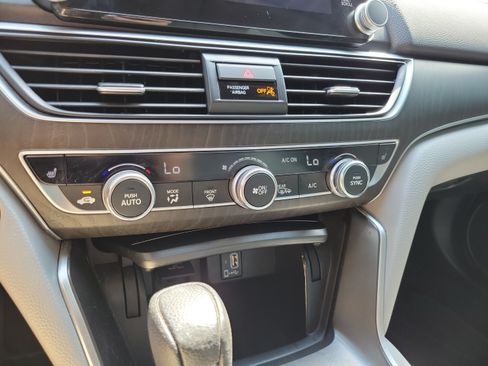 Used 2019 Honda Accord EX image 27