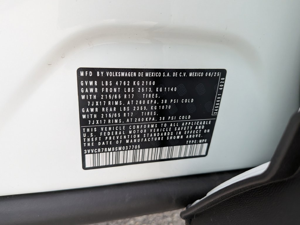 Certified 2025 Volkswagen Tiguan S FWD image 33