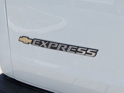 Used 2025 Chevrolet Express 2500 w/ Driver Convenience Package RWD image 10