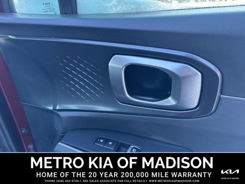 Used 2024 Kia Sorento S w/ Panoramic Sunroof Package image 35