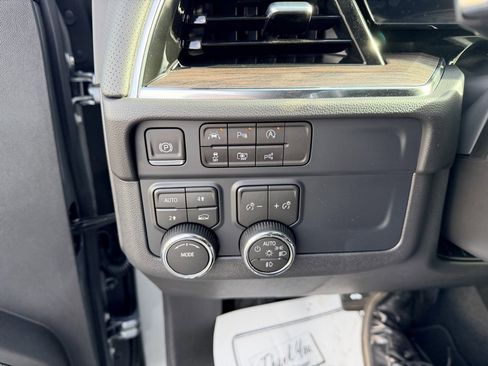 New 2026 Chevrolet Suburban Premier image 23