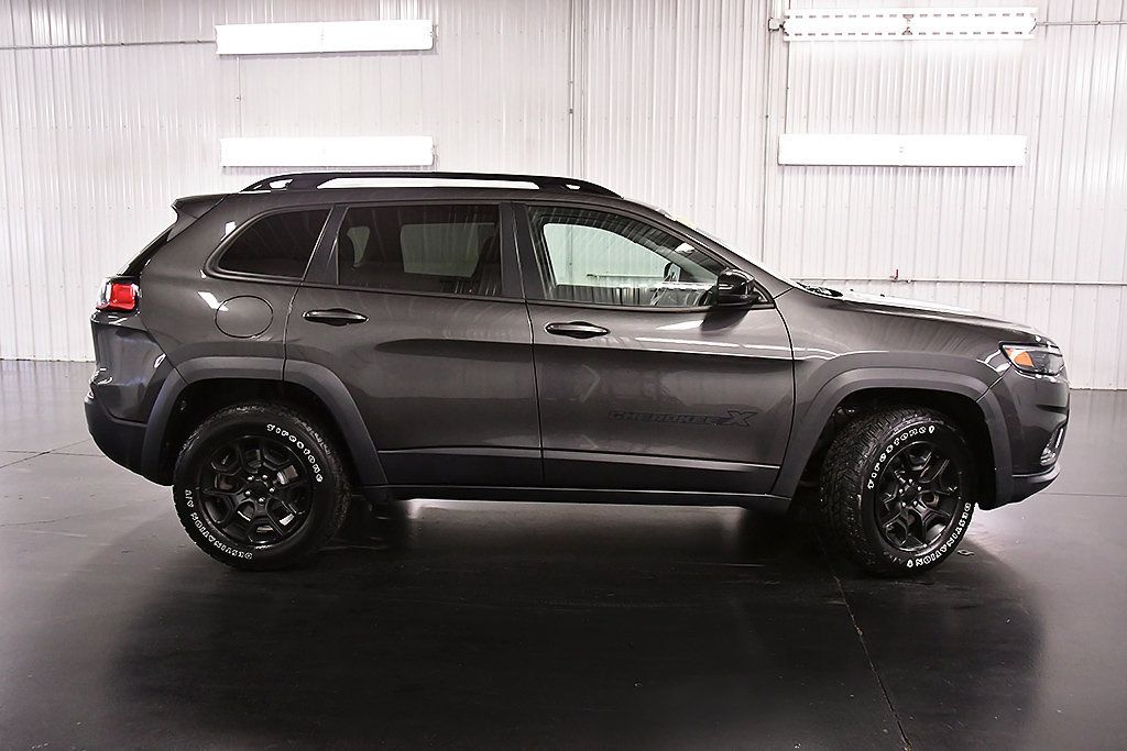 Used 2022 Jeep Cherokee Latitude AWD/4WD image 9