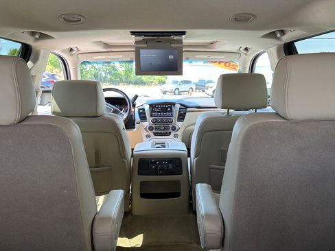 Used 2016 GMC Yukon Denali w/ Open Road Package AWD/4WD image 18