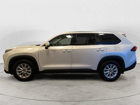 Used 2024 Toyota Grand Highlander AWD image 2