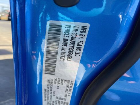 Certified 2025 Jeep Compass Limited image 25