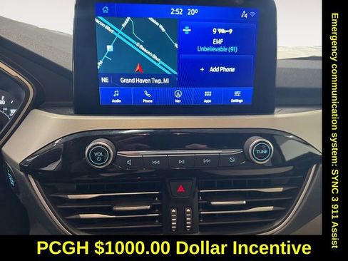 Used 2020 Ford Escape SE image 5