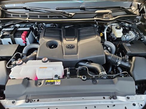 Certified 2026 Toyota Tundra Platinum AWD/4WD image 30