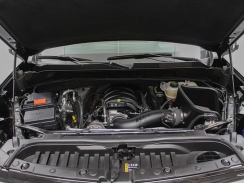 Used 2025 Chevrolet Silverado 1500 High Country w/ High Country Premium Package AWD/4WD image 14