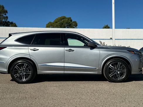 New 2026 Acura MDX w/ Advance Package image 3