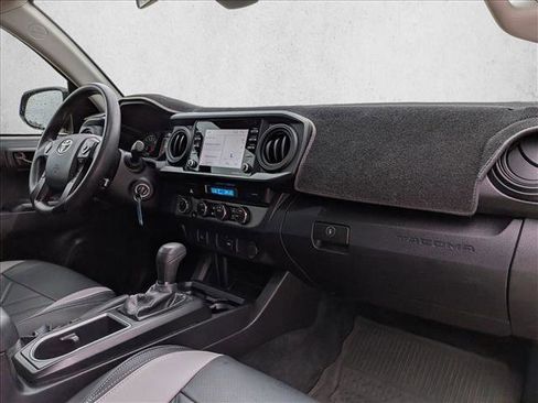 Used 2022 Toyota Tacoma SR AWD/4WD image 13