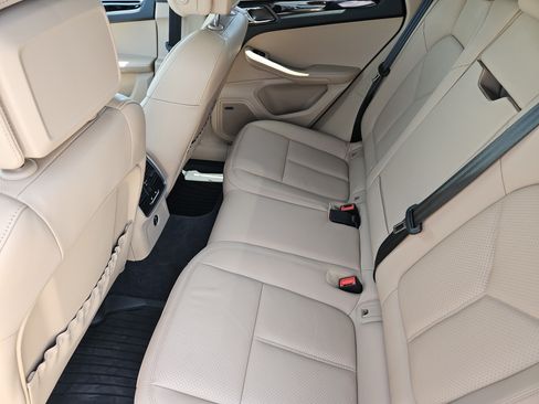 Certified 2026 Porsche Macan S AWD/4WD image 28