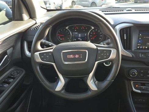 Used 2024 GMC Terrain SLE image 20