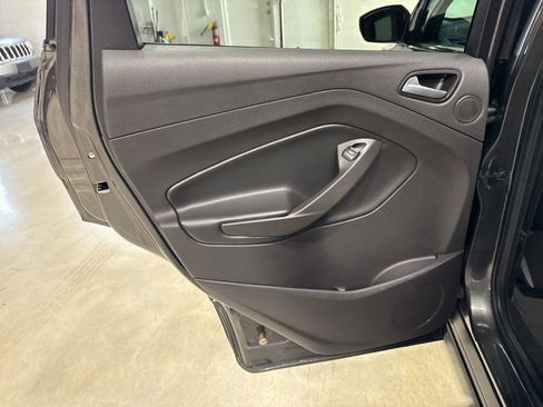 Used 2017 Ford Escape SE w/ SE Leather Comfort Package FWD image 32