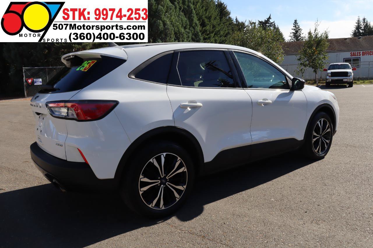 Used 2021 Ford Escape SE w/ SE Sport Appearance Package AWD/4WD image 7