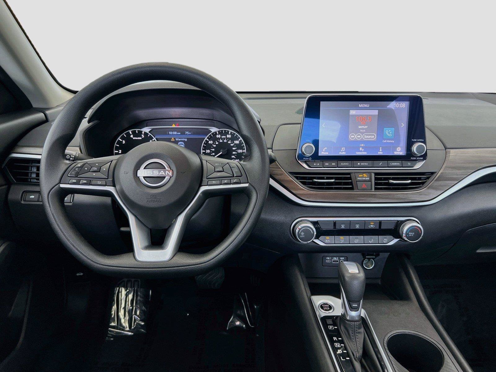 Used 2025 Nissan Altima 2.5 SV AWD/4WD image 2