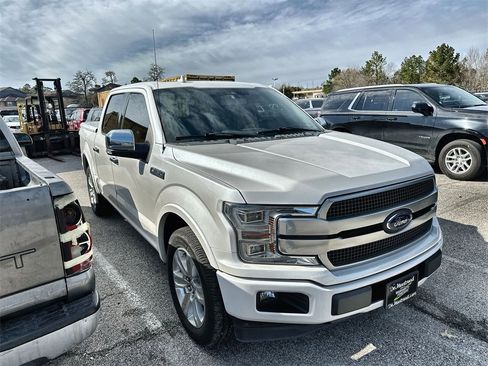 Used 2019 Ford F150 Platinum w/ Equipment Group 701A Luxury image 3