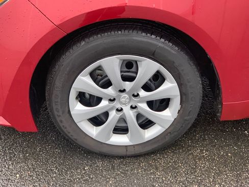 Used 2025 Toyota Corolla LE image 9