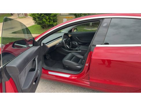 Used 2018 Tesla Model 3 Long Range RWD image 5