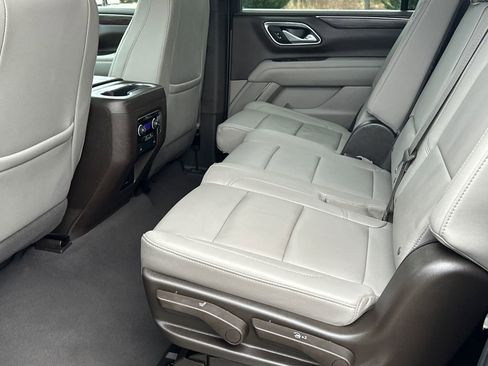 Used 2023 Chevrolet Suburban LT image 14