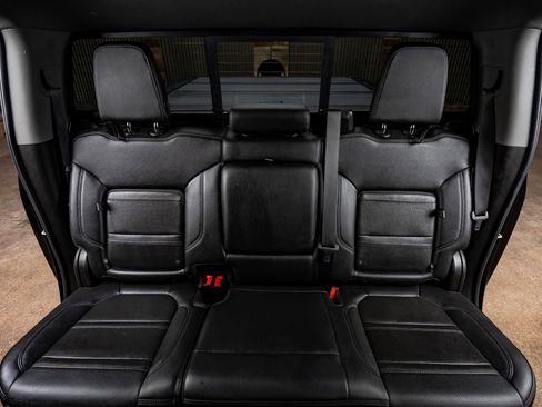 Used 2023 GMC Sierra 2500 Denali w/ Denali Black Diamond Edition AWD/4WD image 34