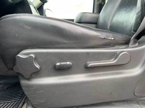 Used 2011 Chevrolet Suburban LT image 10