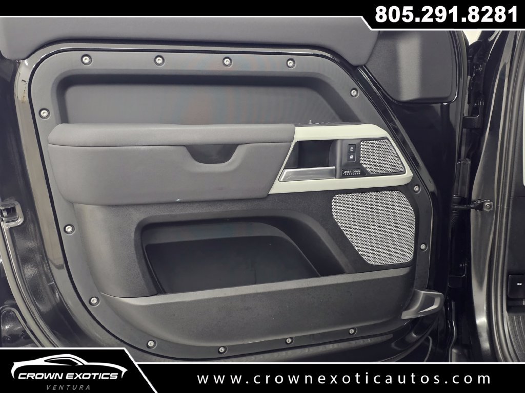 Used 2023 Land Rover Defender 130 SE AWD/4WD image 23